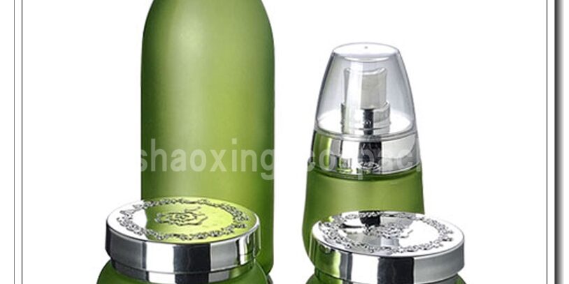 30ml green frost glass bottle with silver pump