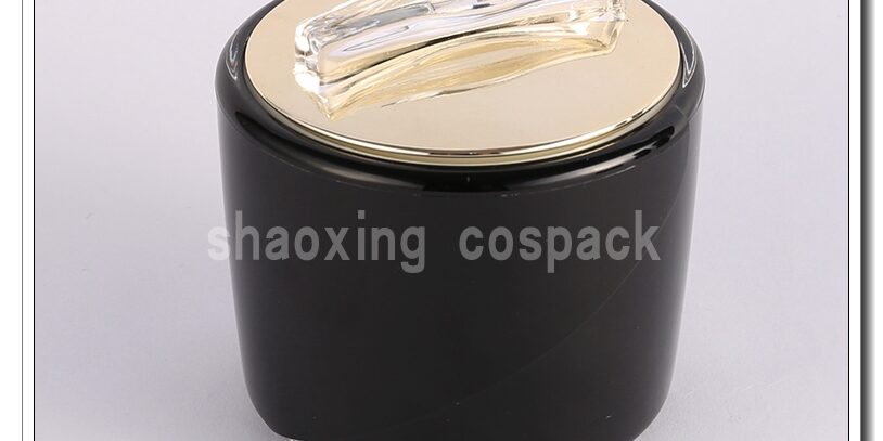 plastic container manufacturer