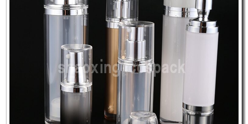 plastic containers with lids