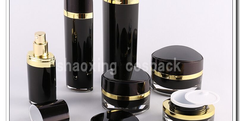 plastic container manufacturer