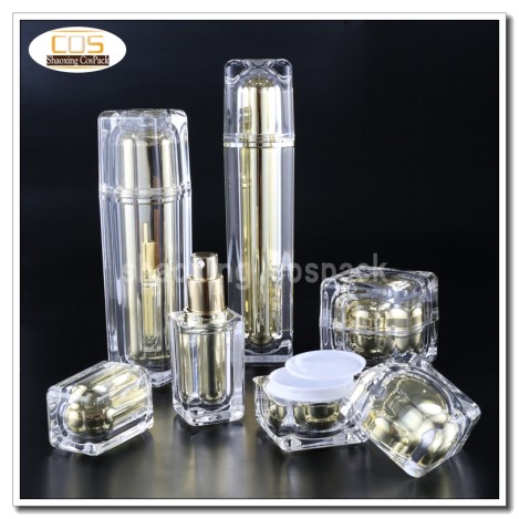 plastic containers with lids