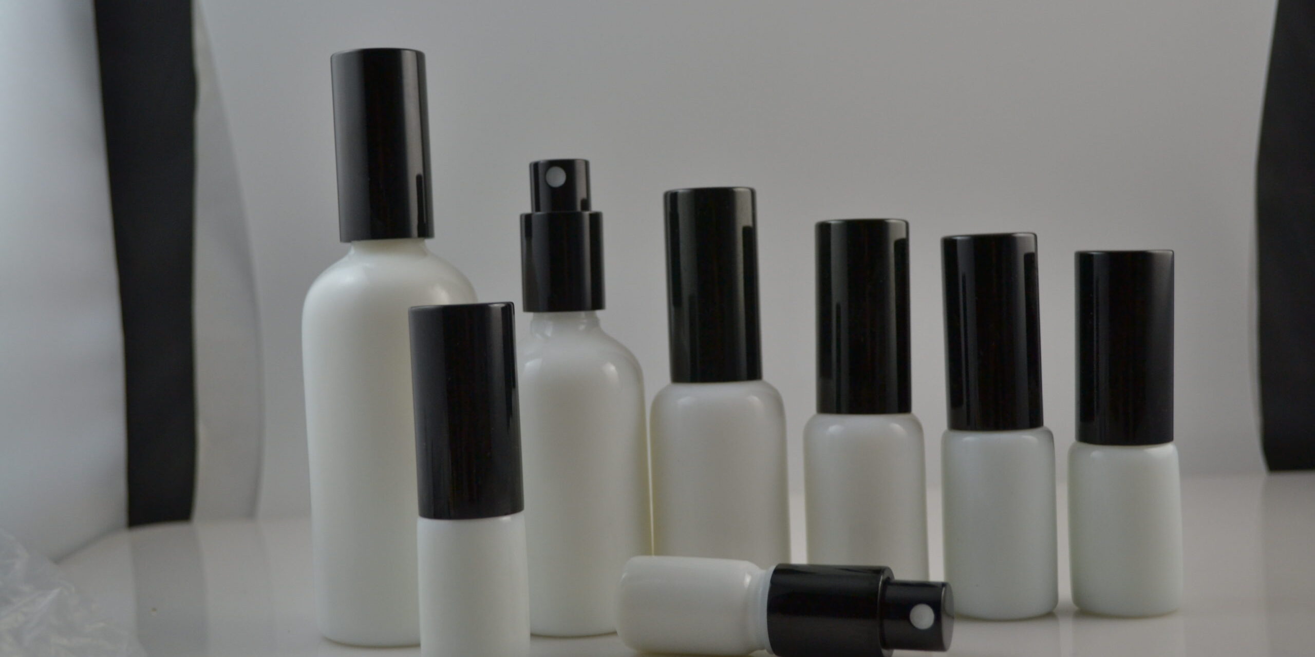 Wholesale Opal White Glass Bottles With Spray