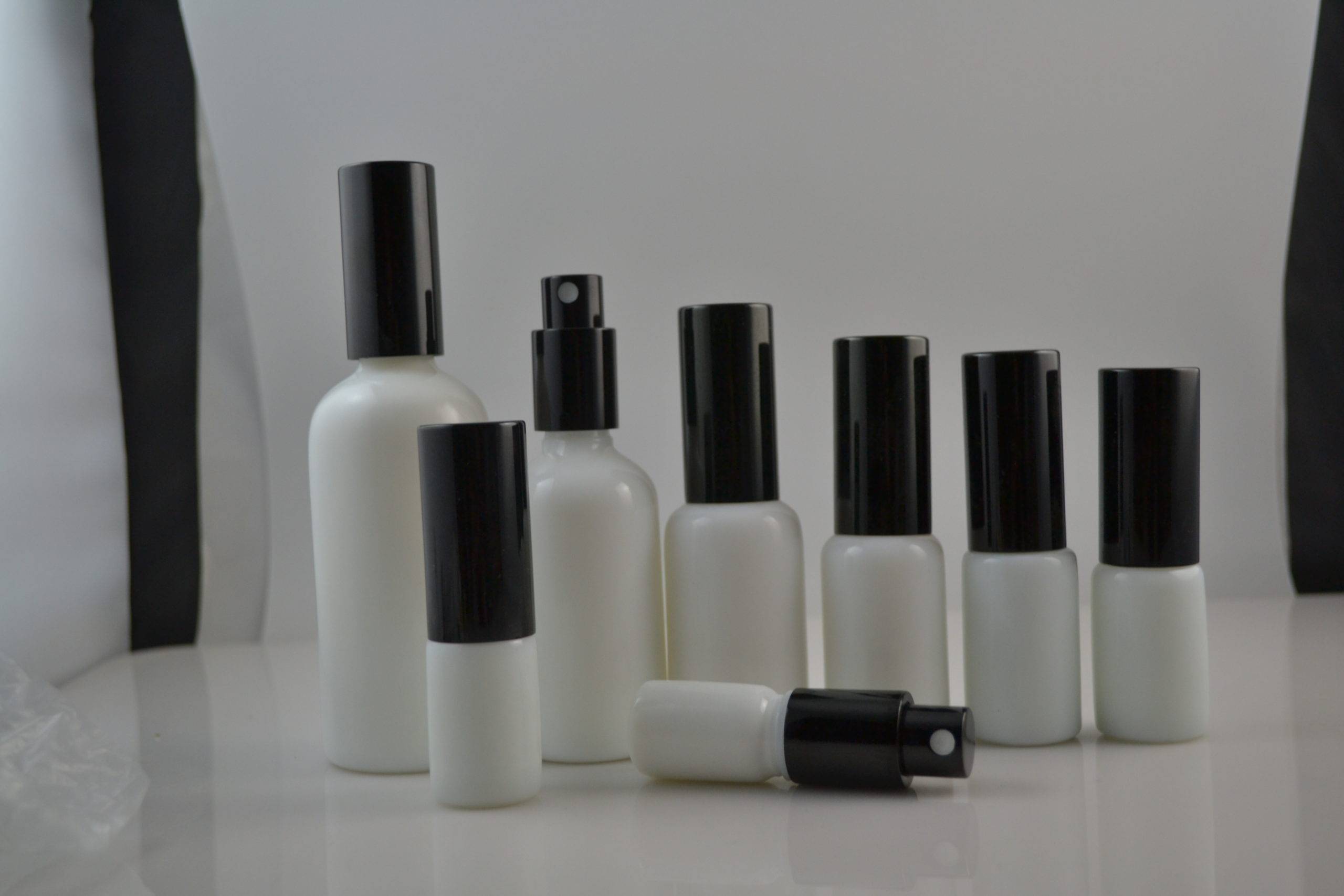 Wholesale Opal White Glass Bottles With Spray
