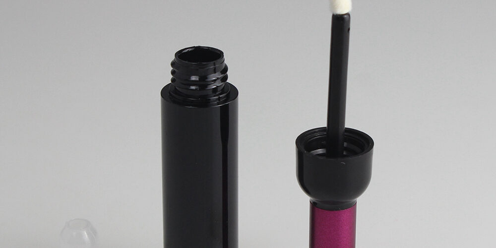 7ml Black Lip Gloss Tube And The Shape Of The Wine Bottle With White Brush Head