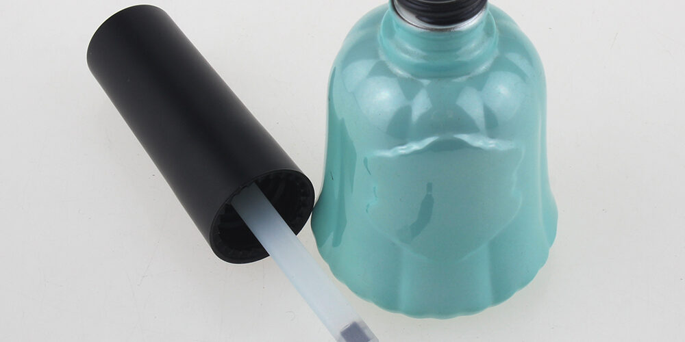 New Desing 12ml Cosmetic Glass Packaging Nail Polish Bottles