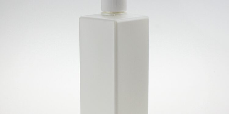 Hot Sale White Square Shape Cosmetic Plastic Lotion Pump PET Bottle for Cream Shampoo